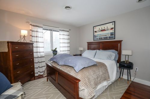 2 Fairview Dr, Concord NH 03301-6917 exterior