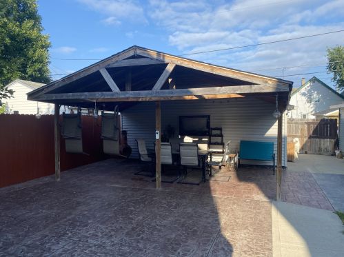 2862 11 St, Milwaukee WI 53206-3260 exterior