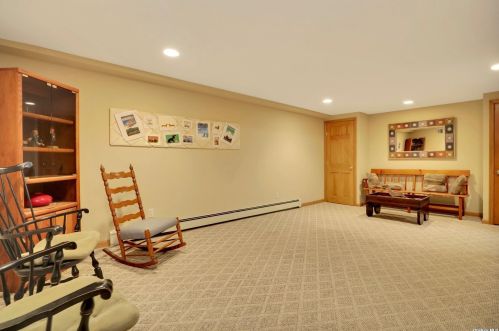 6 Cason Dr, Commack NY 11725-1909 exterior