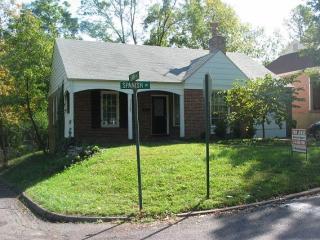 2000 Spanish Dr, Saint Louis, MO 63144-1822