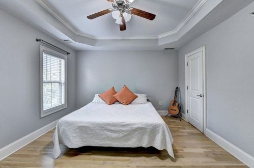 6448 Chariot St, Atlanta GA 30328-4298 exterior