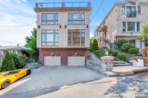 12 Leary Ln, Edgewater, NJ 07020-1508