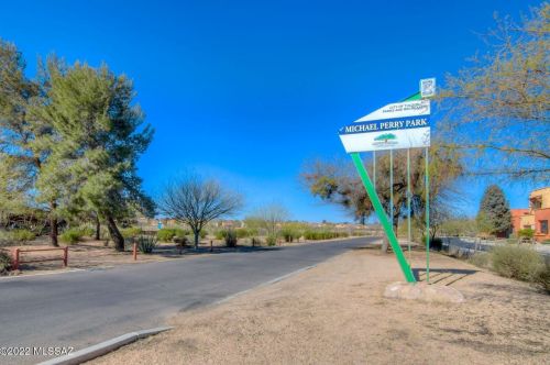 8770 Perry Park Cir, Tucson AZ  85730-1302 exterior