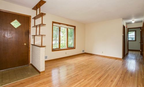 1103 Gresham Ave, Saint Paul MN  55128-5813 exterior