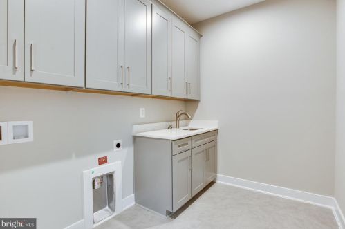 1978 Kirby Rd, Mc Lean VA 22101-5326 exterior