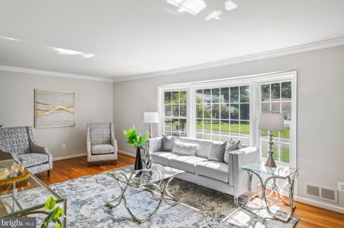 11814 Coldstream Dr, Rockville MD 20854-3620 exterior