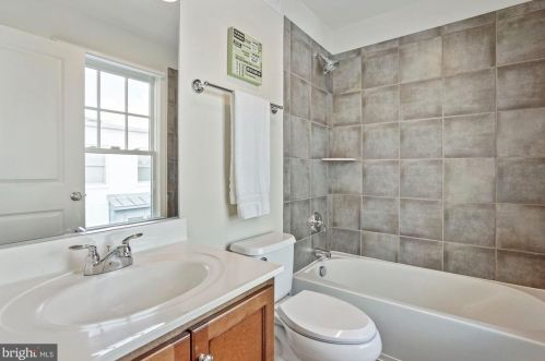 715 Alfred St, Alexandria VA 22314-1825 exterior