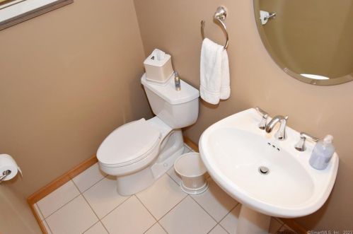 3 Ajellos Farm Rd, Seymour CT 06483-2363 exterior