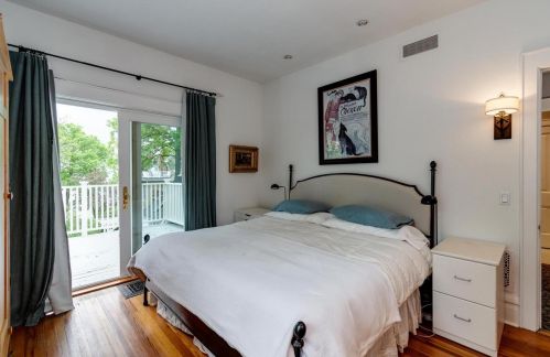 746 Gorham St, Madison WI 53703-1521 exterior