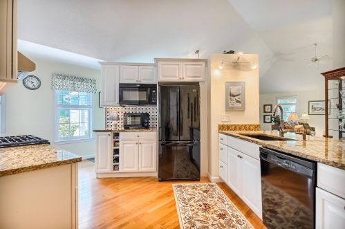 14 Foxcross Cir, Concord NH 03301-6920 exterior