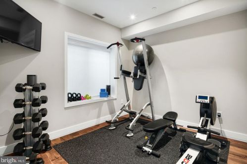 308 2nd St, Philadelphia PA 19133-0040 exterior