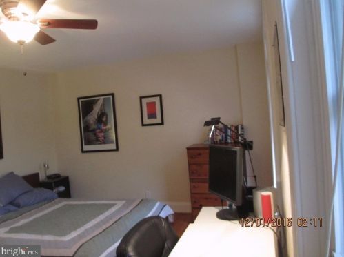 757 Martin St, Philadelphia PA  19146-1821 exterior