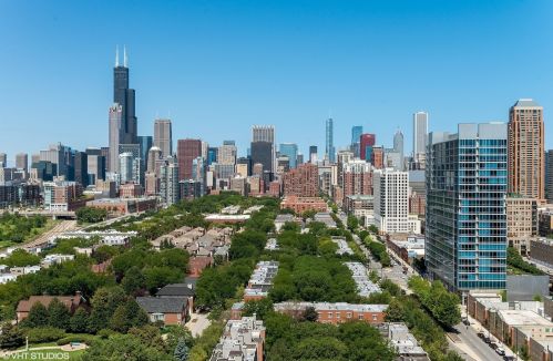 1530 State St, Chicago IL 60605-2964 exterior