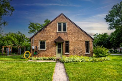 4088 Glenway St, Milwaukee WI 53222-1115 exterior