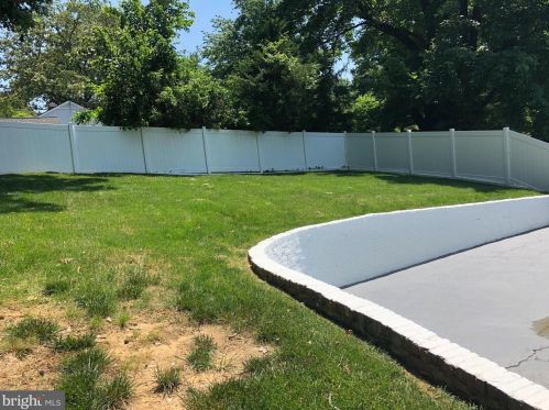 1228 Morningside Ln, Alexandria VA 22308-1042 exterior