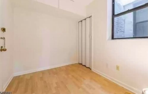 222 St, Union City NJ 07087-5106 exterior