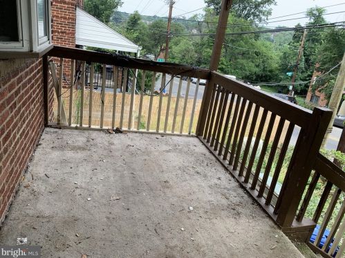 305 Atlantic St, Washington, DC 20032-3013