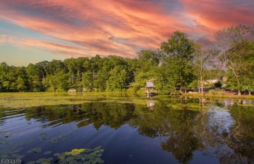 14 Hilltop Rd, Andover NJ  07821-2936 exterior