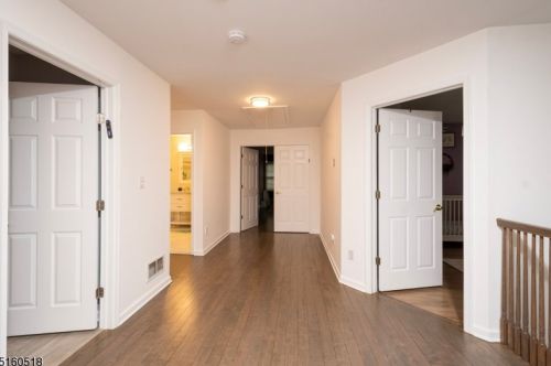 68 Terrace Ave, Town Center NJ  07052-3662 exterior