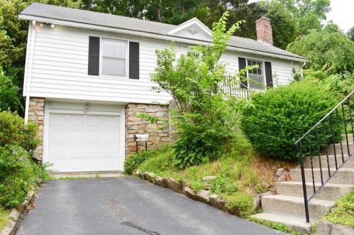 147 Millbrook St, Worcester, MA 01605-1351