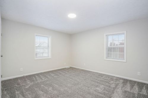 1132 Broadway Ave, Grand Rapids MI 49504-3207 exterior