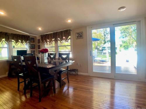 29 Cedar Crst Pl, Norwalk CT 06854-1402 exterior