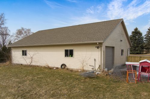 3301 Wagon Wheel Rd, Manitowoc WI 54220-8713 exterior