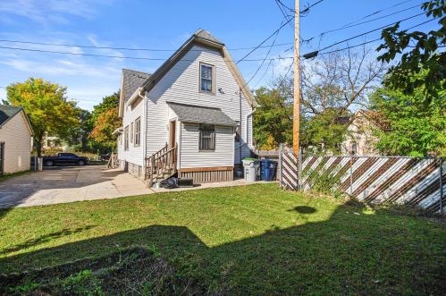 1314 22 St, Milwaukee WI 53215-4404 exterior