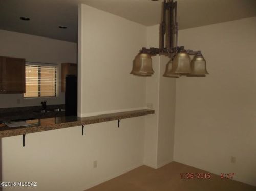 8680 Placita De Las Tarascas, Tucson AZ  85710-6200 exterior