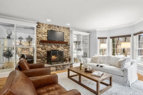 31 New Canaan Rd, Wilton CT 06897-3311 exterior