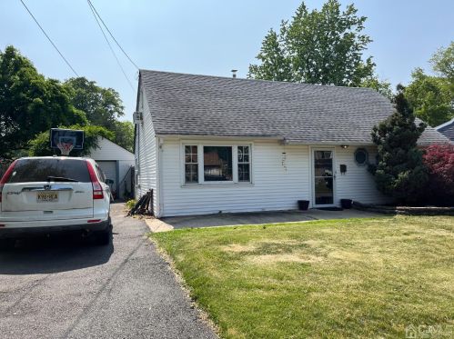 51 Sturgis Rd, Edison NJ 08817-4071 exterior