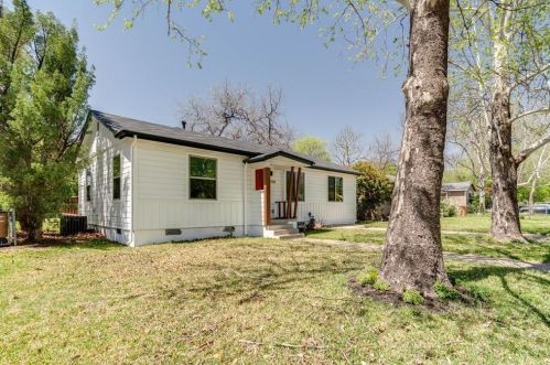 5704 Duval St, Austin TX  78752-4518 exterior