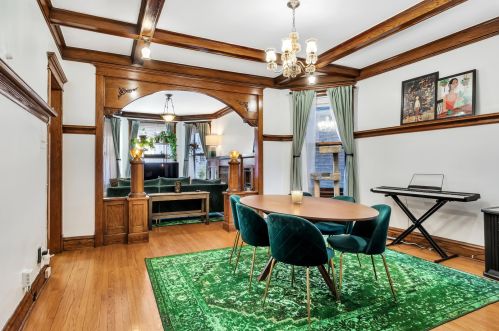 4710 Artesian Ave, Chicago IL 60659-5035 exterior