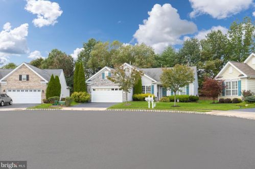 5 Taylor Ct, Columbus NJ  08022-2339 exterior