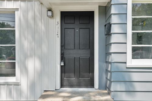 3117 Stratford Dr, Wyoming MI exterior