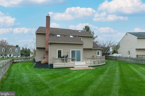 817 Lightfoot Dr, Lancaster, PA 17602-1258