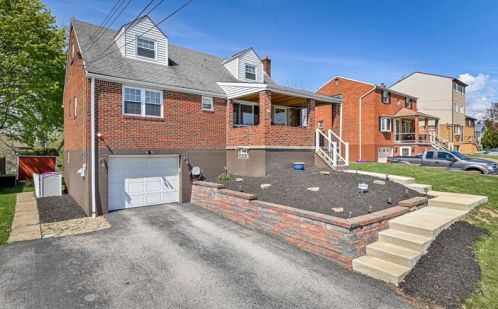 521 Regency Dr, Pittsburgh, PA 15239-1713