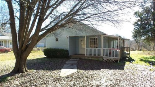 2616 Brame Rd, Greensboro NC  27405-4203 exterior