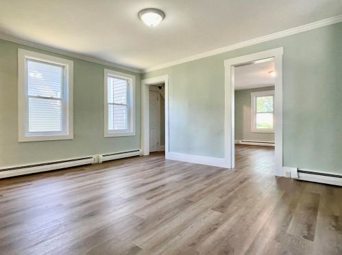 9 Washington St, Concord NH 03301-4172 exterior