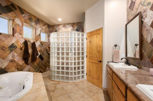 4421 Pontatoc Rd, Tucson AZ 85718-6750 exterior