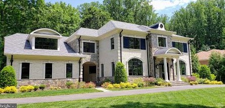 7112 Benjamin St, Mc Lean, VA 22101-1581