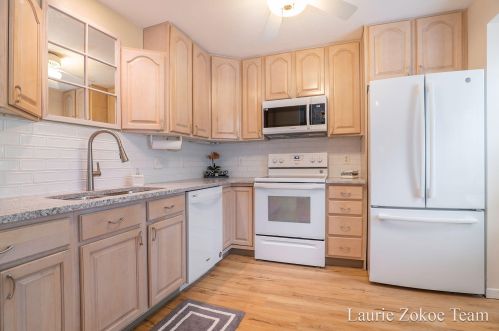 4323 Vly Side Ct, Grand Rapids MI 49525-9690 exterior