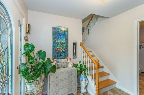 13 Sanders Rd, Rockaway, NJ 07866-2008