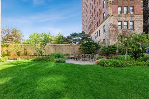 1765 55th St, Chicago IL  60615-5901 exterior