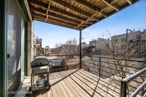 1420 Cleveland Ave, Chicago IL  60610-1108 exterior