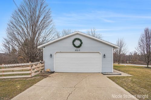 4013 8th Ave, Wyoming MI  exterior