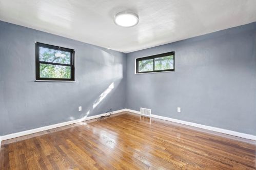 308 Frazier Dr, Pittsburgh PA 15235-5257 exterior