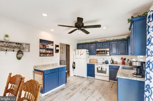 20 Colonial Ct, Littlestown PA 17340-1528 exterior