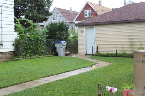 2401 9 Pl, Milwaukee WI 53215-3214 exterior