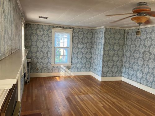 41 4 St, Dover NH 03820-2900 exterior